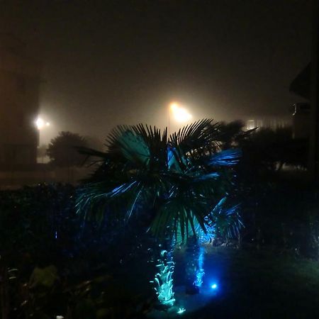 Residence Elisa Piano Terra Con Giardino E Posto Spiaggia Incluso Caorle Kültér fotó