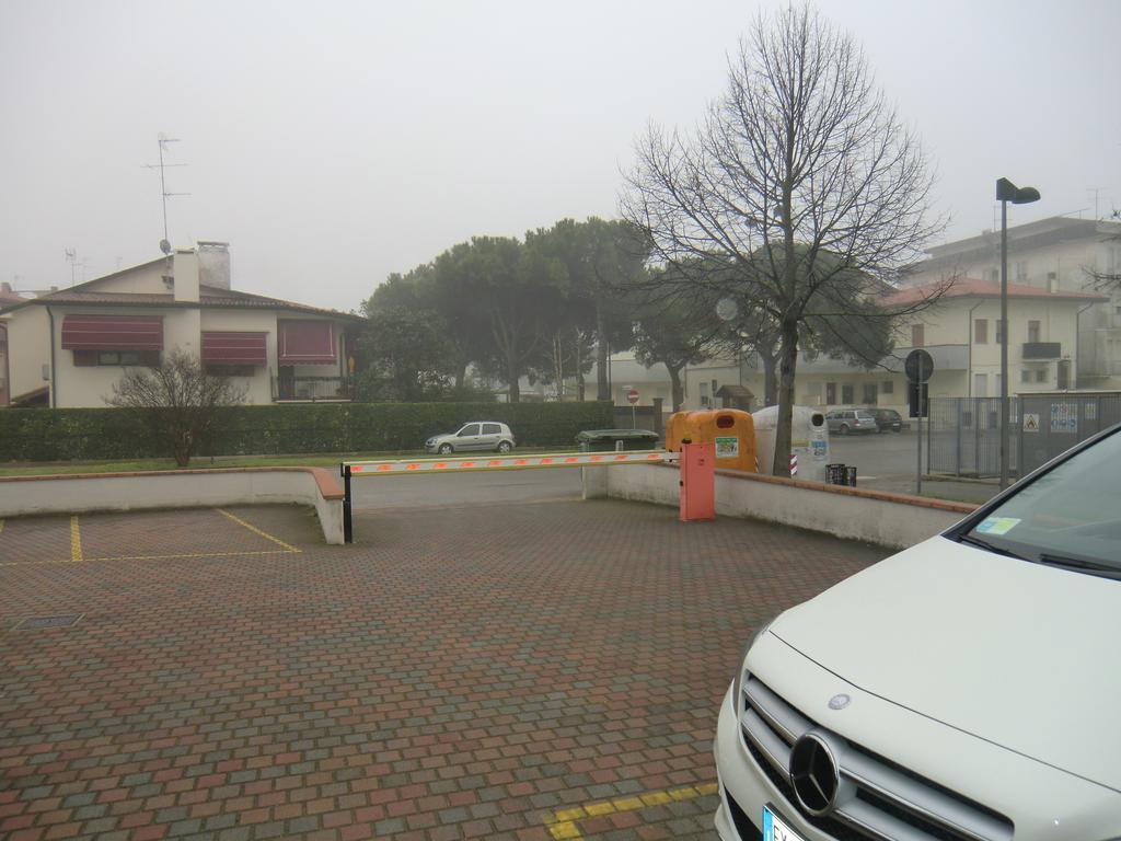 Residence Elisa Piano Terra Con Giardino E Posto Spiaggia Incluso Caorle Szoba fotó