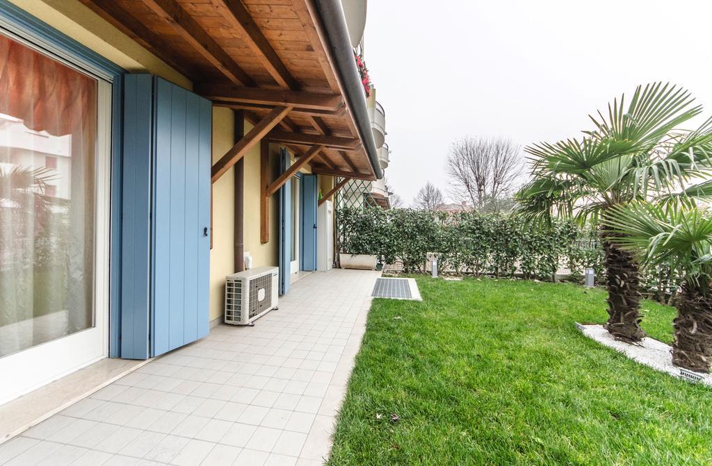 Residence Elisa Piano Terra Con Giardino E Posto Spiaggia Incluso Caorle Kültér fotó