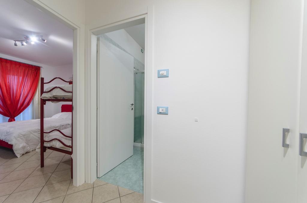 Residence Elisa Piano Terra Con Giardino E Posto Spiaggia Incluso Caorle Kültér fotó