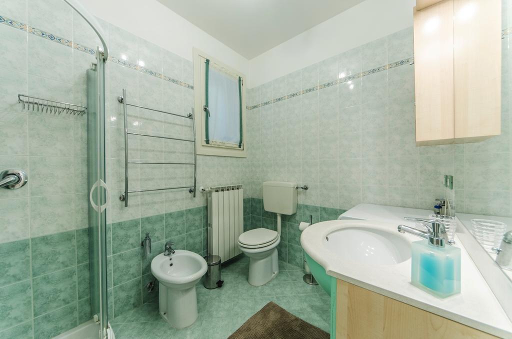 Residence Elisa Piano Terra Con Giardino E Posto Spiaggia Incluso Caorle Szoba fotó