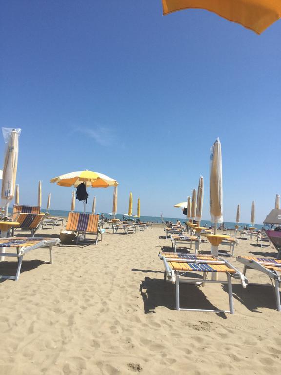 Residence Elisa Piano Terra Con Giardino E Posto Spiaggia Incluso Caorle Kültér fotó